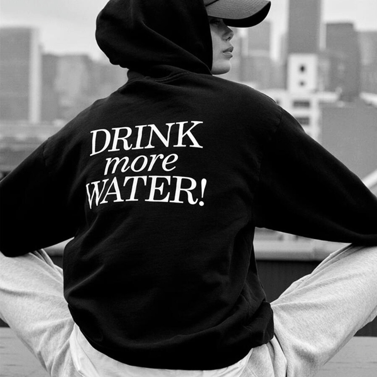 Street Style New York Fashion - ヘルスクラブ-女性のためのニューヨークレタープリントパーカー、黒の特大プルオーバー、ヴィンテージスタイルのジャンパー、ストリートファッション、長袖、90年代
