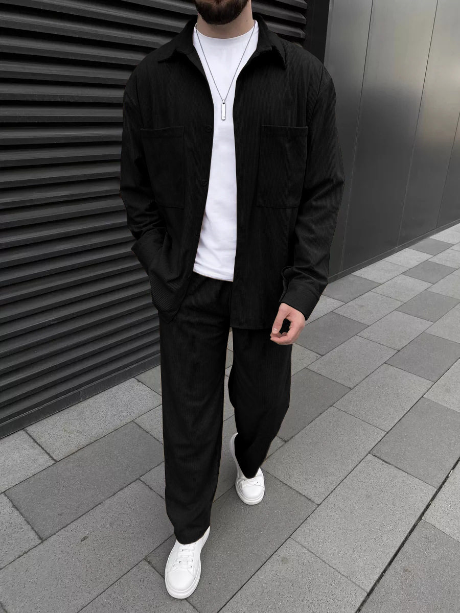 Street Fashion In China - メンズコーデュロイツーピースセット：長袖ボタンダウンシャツとワイドレッグパンツのセット、ファッショナブルなカジュアルストリートスポーツウェア。