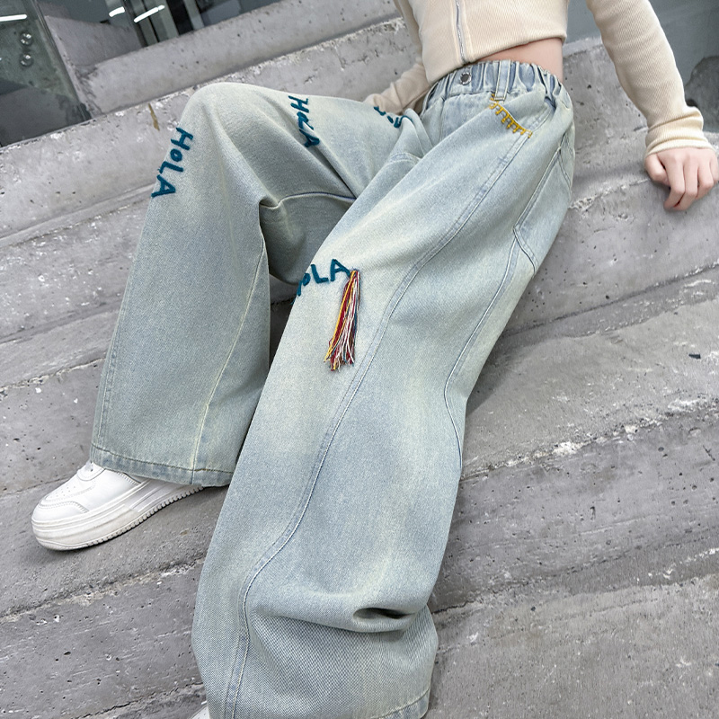 韓国子供服 秋の新作 タッセル付きレタージーンズ 女の子用  - Street Fashion Korean Girl のレビューと価格