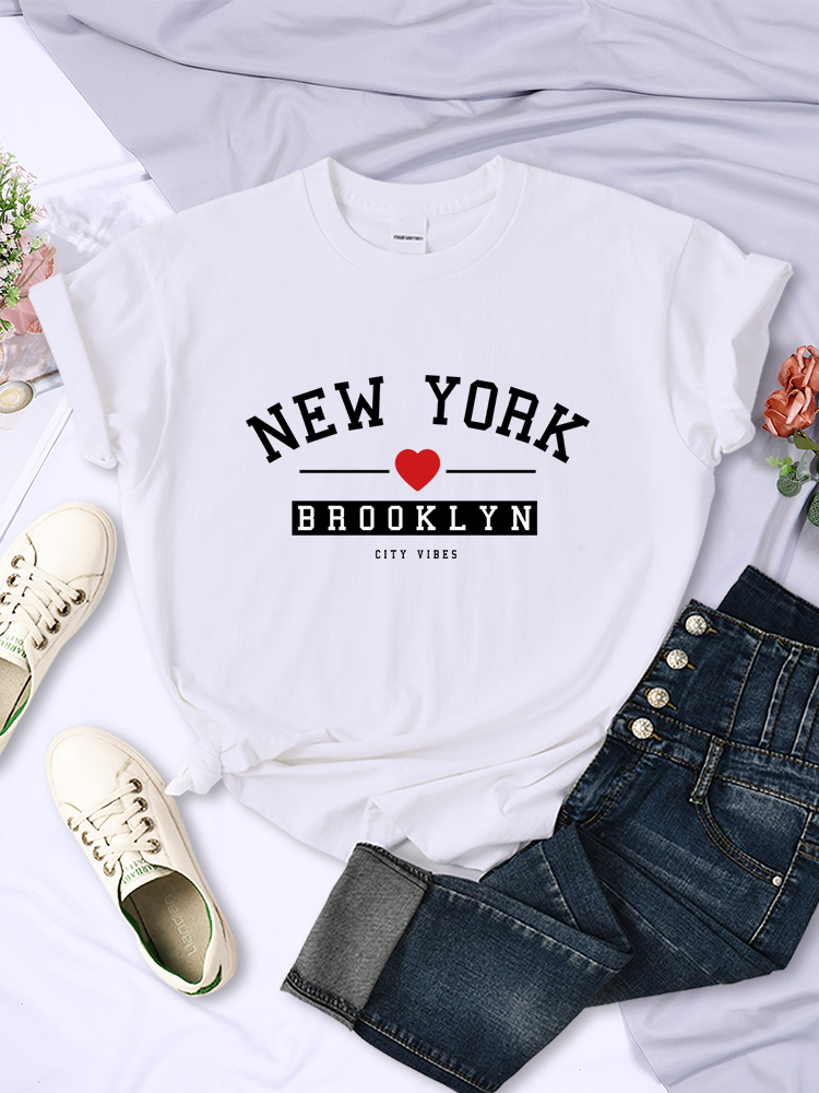ニューヨークブルックリンシティバイブスレタープリントTシャツ - Street Fashion Of New York のレビューと価格