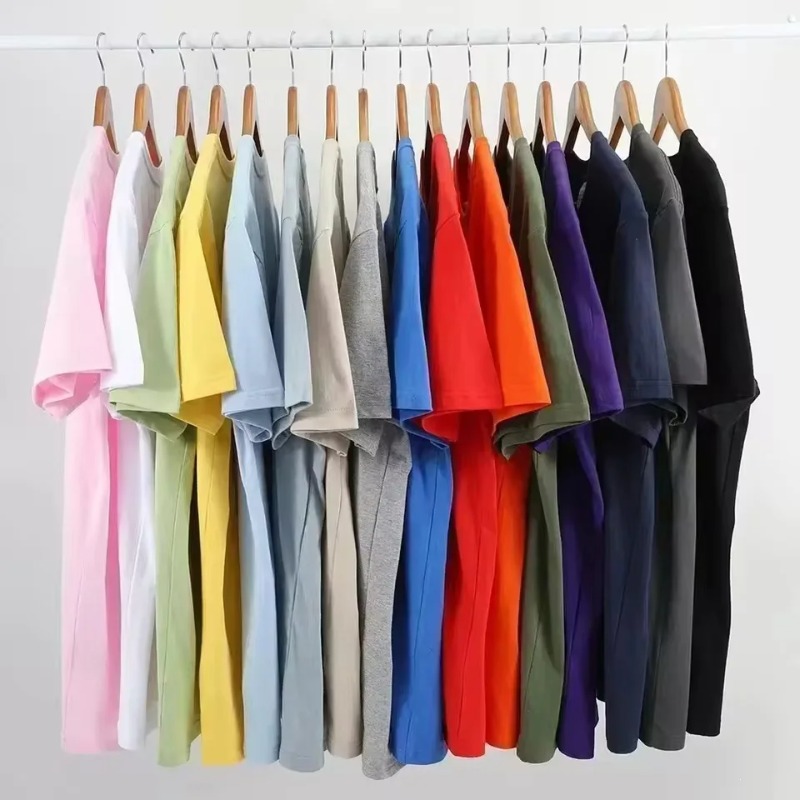 メンズクルーネックTシャツ スペイン国旗柄胸元グラフィック  - Street Fashion In Spain のレビューと価格